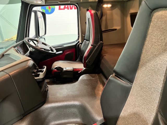 Volvo FM 450 6×2 Midlift Tractor Unit