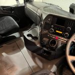 Mercedes Actros 2533 6×2 Sleeper Cab Curtainsider - thumbnail