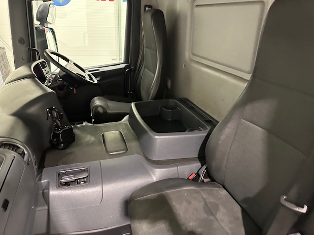Scania P280 6×2 Rear Lift Day Cab Fridge Box