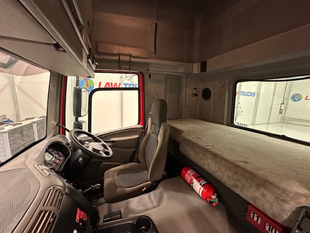 DAF CF85 410 6×2 Midlift Tractor Unit