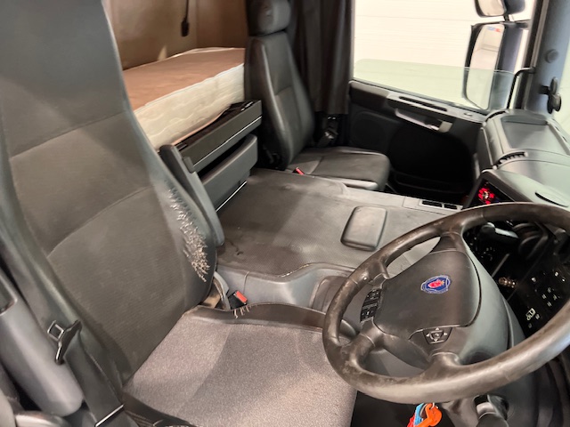 Scania P280 6×2 Highline Rear Lift Curtainsider