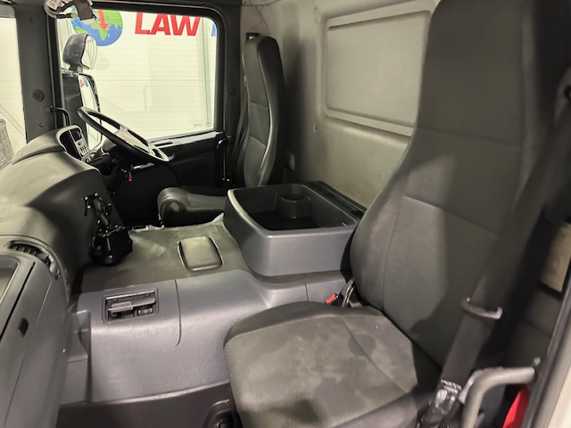 Scania P280 6×2 Rear Lift Day Cab Fridge Box