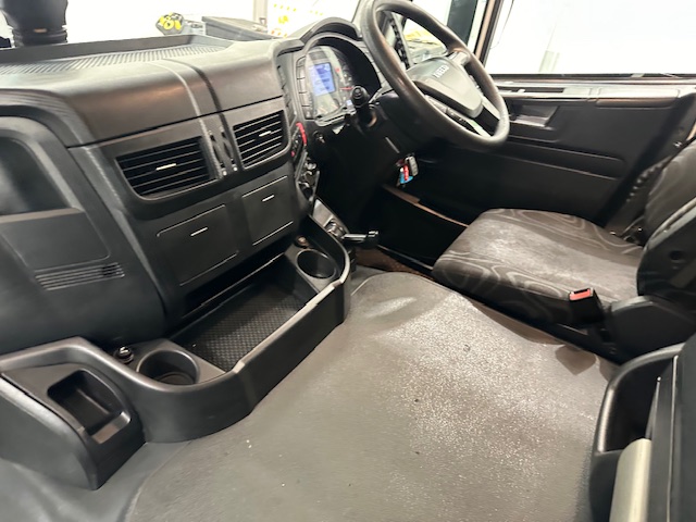 Iveco Stralis 360 6×2 Rear Steer Curtainsider