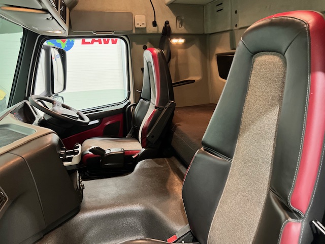 Volvo FM 450 6×2 Midlift Tractor Unit