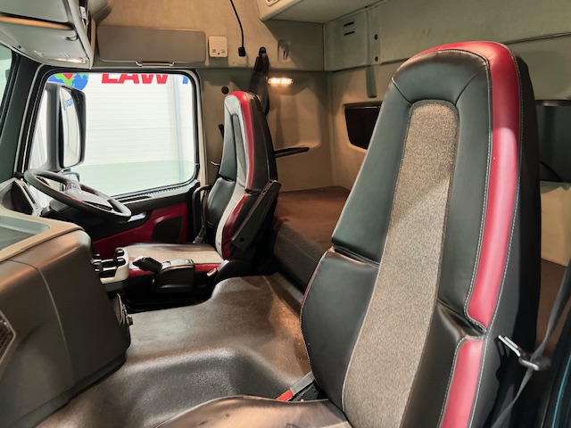 Volvo FM 450 6×2 Midlift Tractor Unit