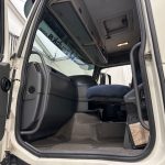 Volvo FH 440 6×2 Rear Lift Brick Grab Drawbar - thumbnail