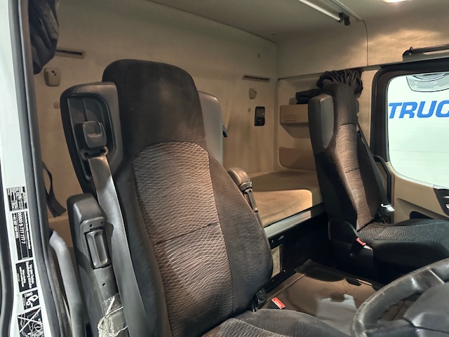 Mercedes Actros 2530 6×2 Sleeper Cab Curtainsider