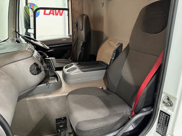 DAF CF 330 Rear Lift Day Cab Fridge Box