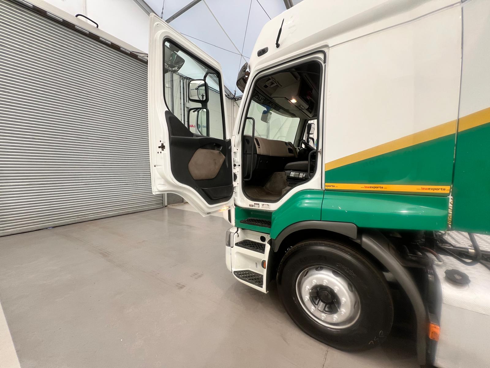 Renault Premium 460 6×2 Midlift Tractor Unit
