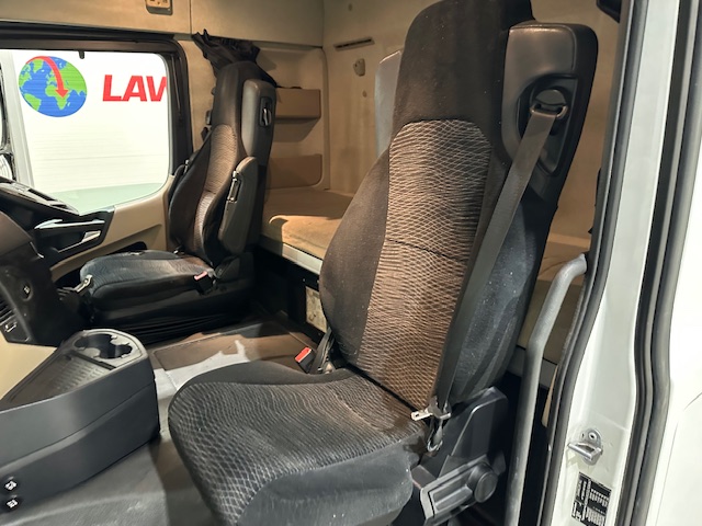 Mercedes Actros 2530 6×2 Sleeper Cab Curtainsider