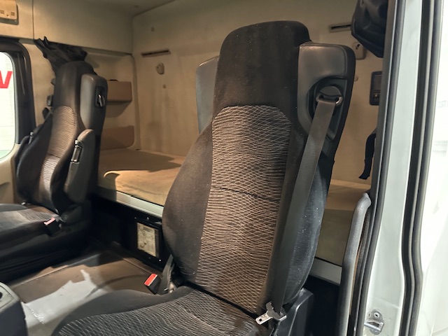 Mercedes Actros 2530 6×2 Sleeper Cab Curtainsider