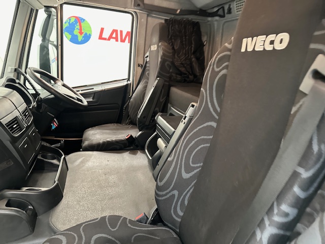 Iveco Stralis 360 6×2 Rear Steer Curtainsider