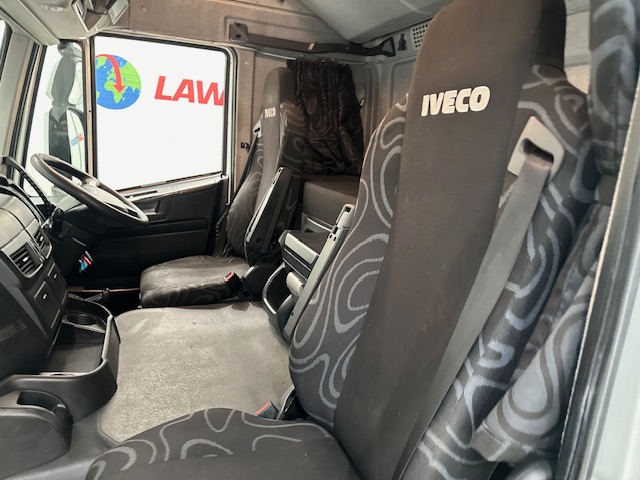 Iveco Stralis 360 6×2 Rear Steer Curtainsider