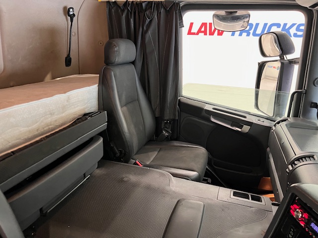 Scania P280 6×2 Highline Rear Lift Curtainsider