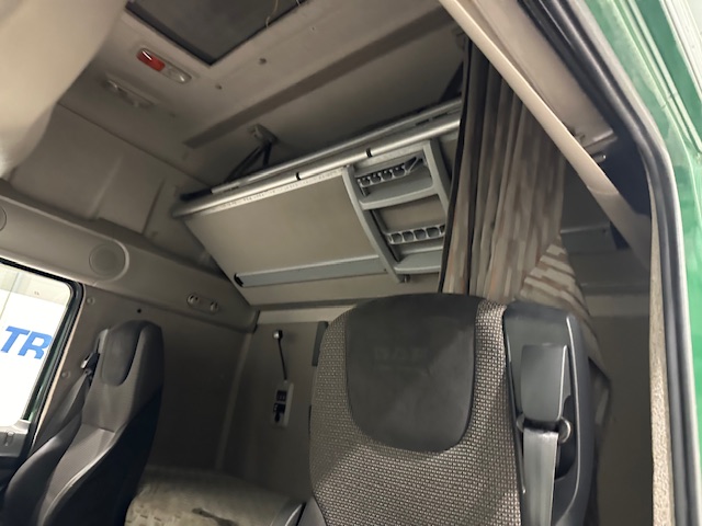 DAF XF 460 6×2 Rear Lift Tractor Unit Manual