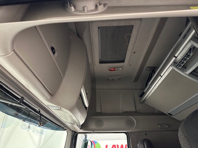 DAF XF 460 6×2 Rear Lift Tractor Unit Manual