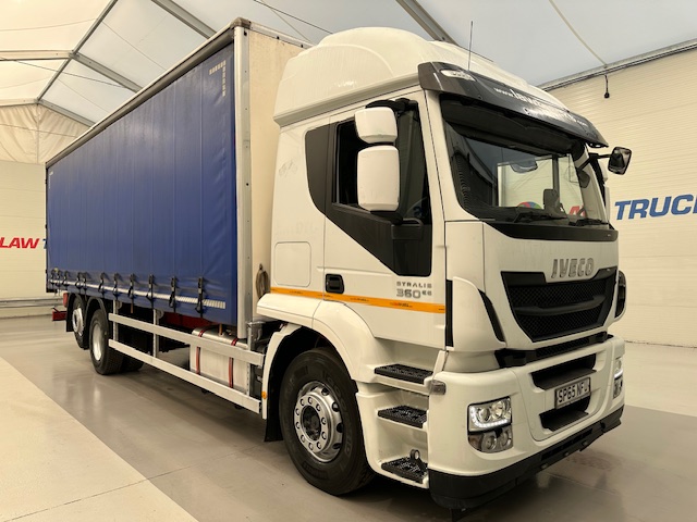 Iveco Stralis 360 6×2 Rear Steer Curtainsider