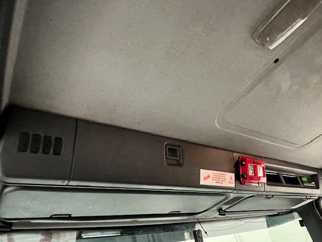 Scania P370 8×4 Rest Cab Hookloader Manual