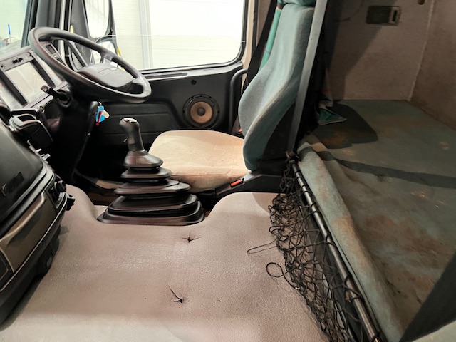 Volvo FM12 380 6×2 Midlift Tractor Unit Manual