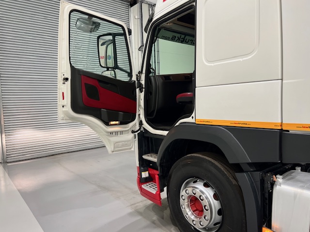 Volvo FM 450 Tractor Unit with Corus Brick Grab Trailer