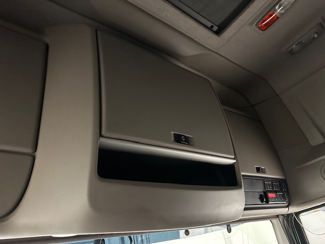 DAF XF 460 6×2 Rear Lift Tractor Unit Manual