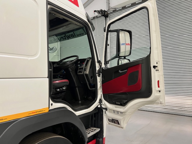 Volvo FM 450 Tractor Unit with Corus Brick Grab Trailer