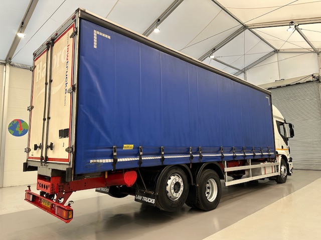 Iveco Stralis 360 6×2 Rear Steer Curtainsider