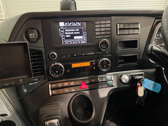 Mercedes Actros 2530 6×2 Sleeper Cab Curtainsider