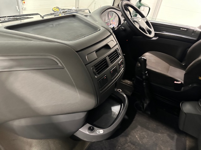 DAF XF 460 6×2 Rear Lift Tractor Unit Manual