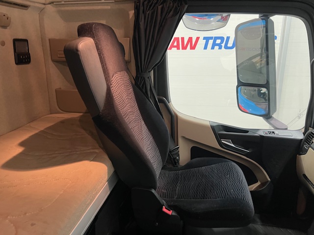 Mercedes Actros 2530 6×2 Sleeper Cab Curtainsider
