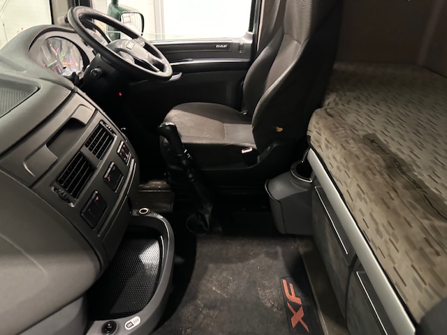 DAF XF 460 6×2 Rear Lift Tractor Unit Manual