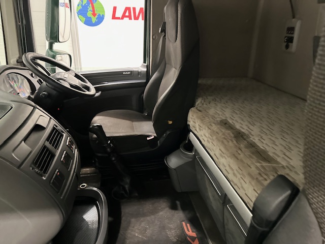DAF XF 460 6×2 Rear Lift Tractor Unit Manual