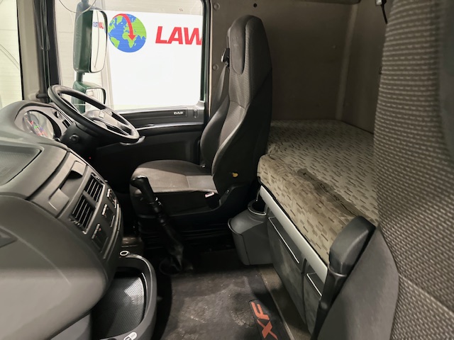 DAF XF 460 6×2 Rear Lift Tractor Unit Manual