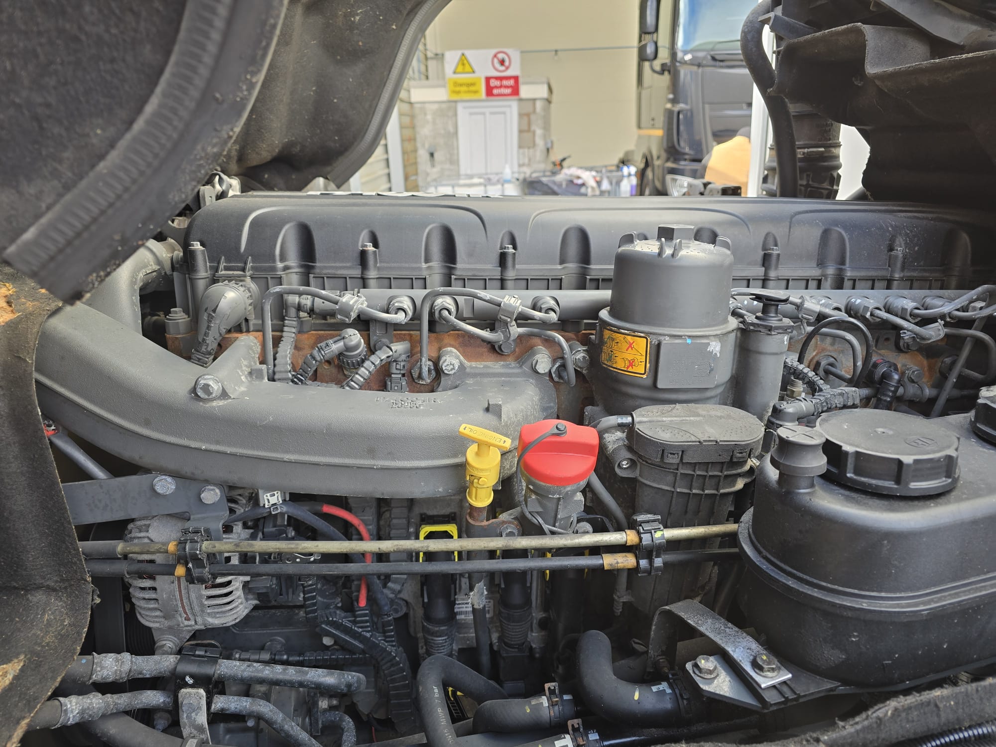 DAF CF 290 6×2 Rear Steer Fridge Box