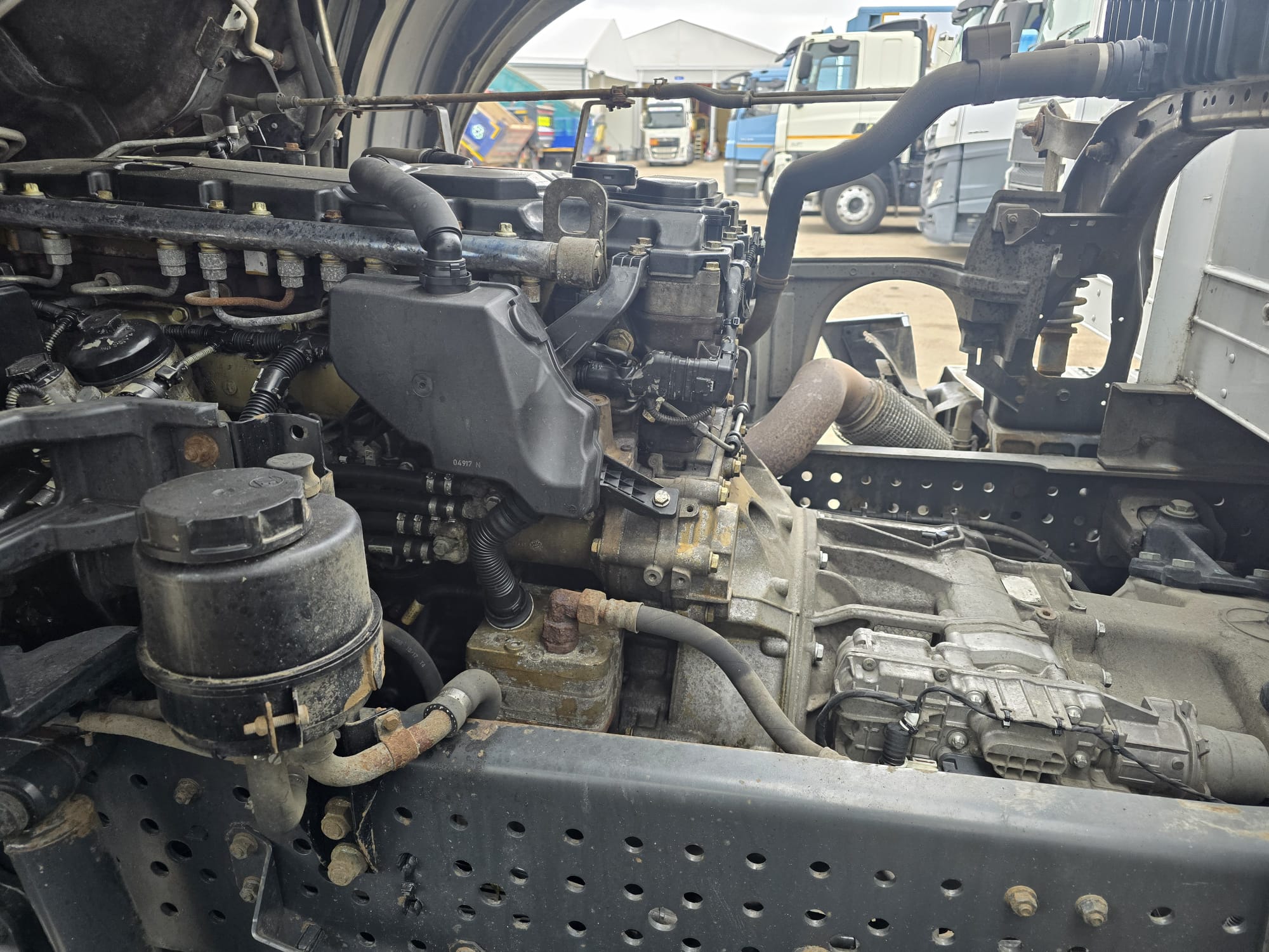 Mercedes Actros 1824 4×2 Sleeper Cab Box Van