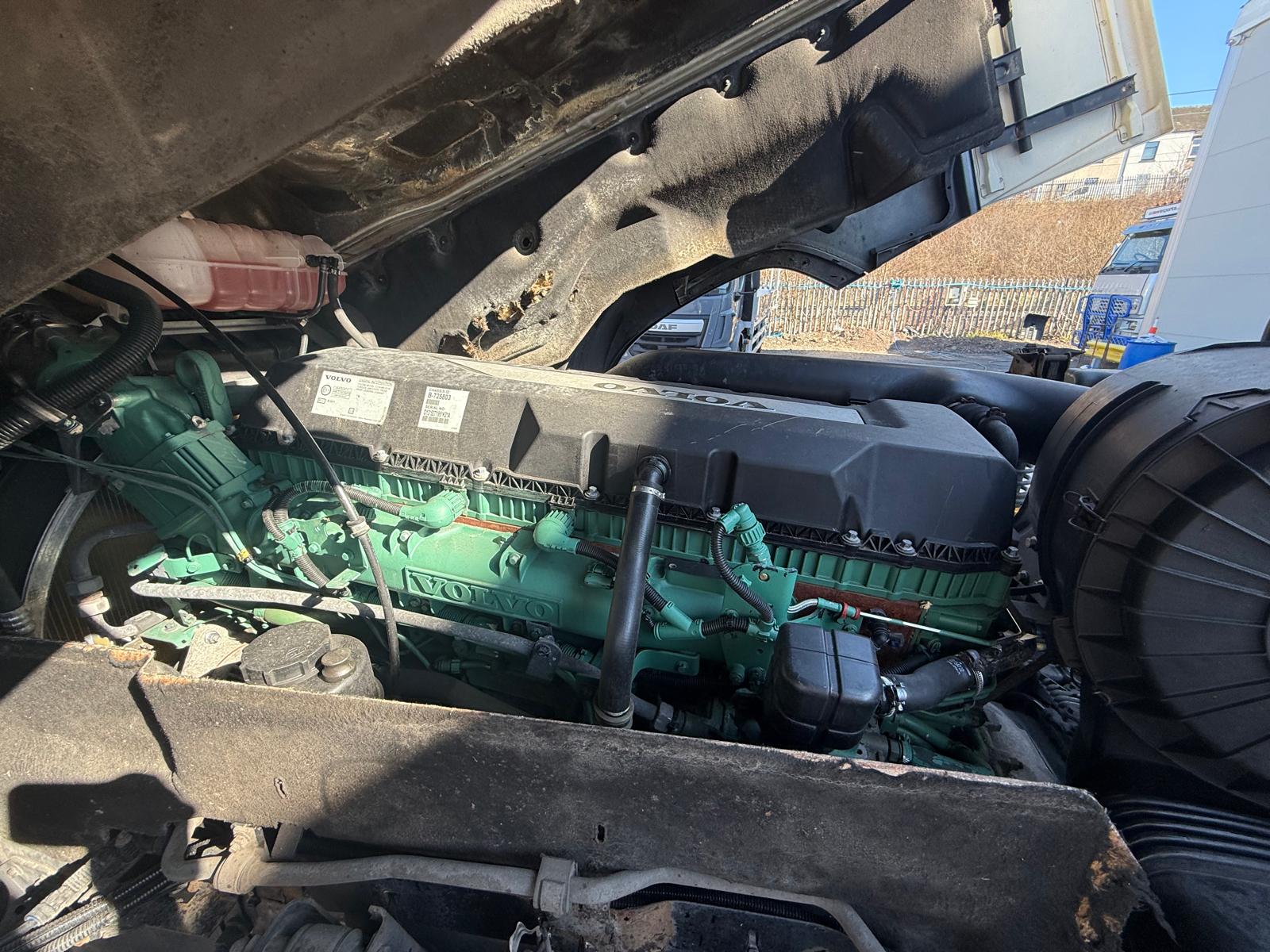 Volvo FH 460 6×2 Midlift Tractor Unit