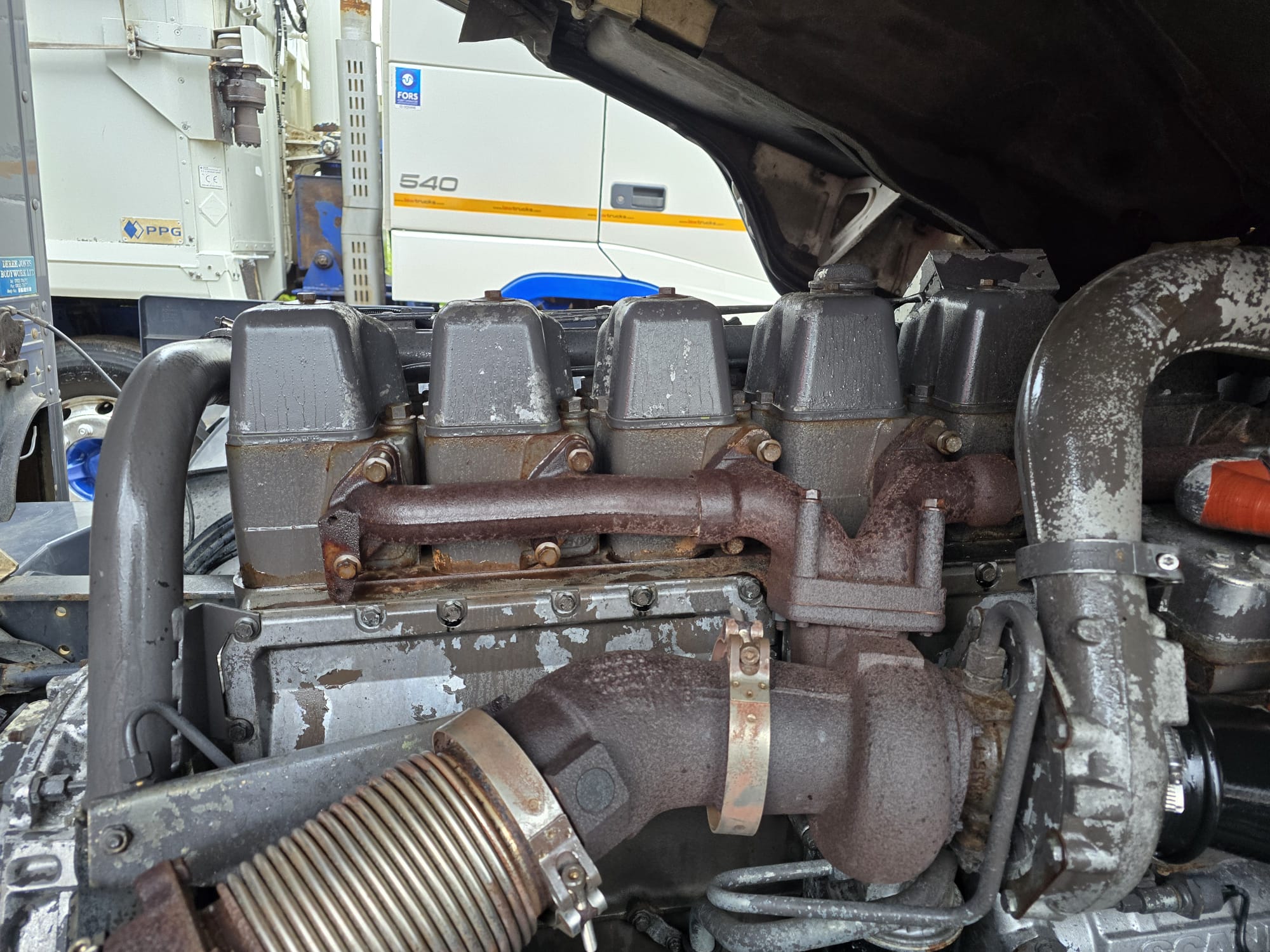 Scania R94 220 4×2 Sleeper Cab Box Van Manual