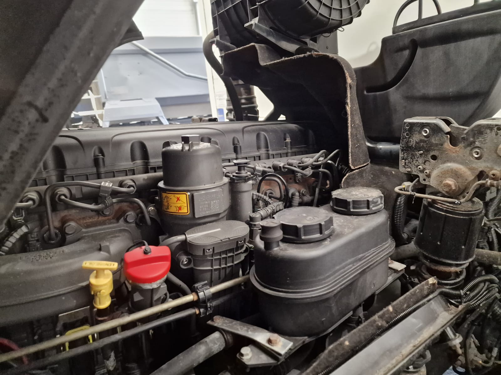 DAF CF 290 6×2 Rear Steer Fridge Box