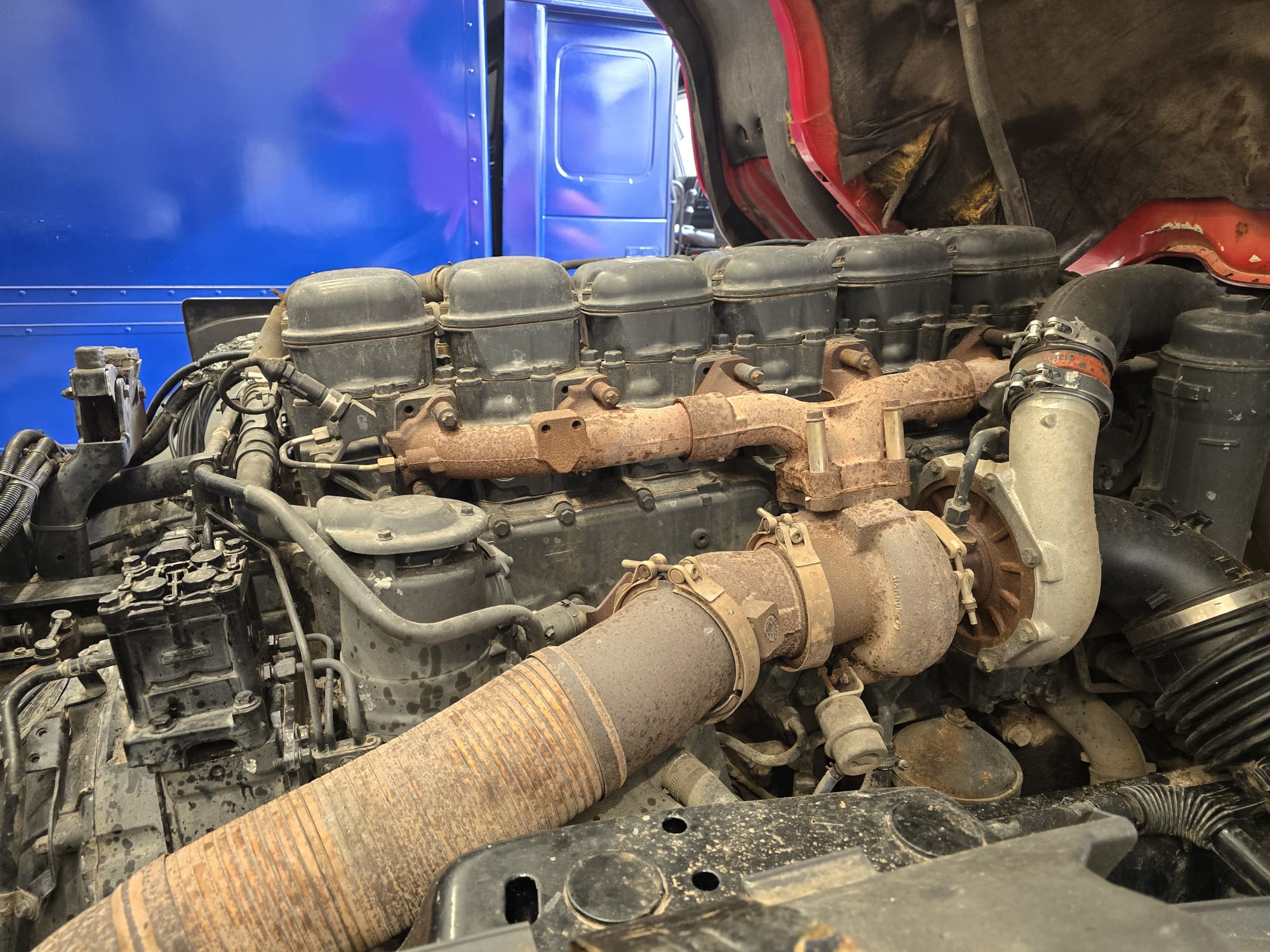 Scania P410 8×4 Day Cab Hookloader Manual