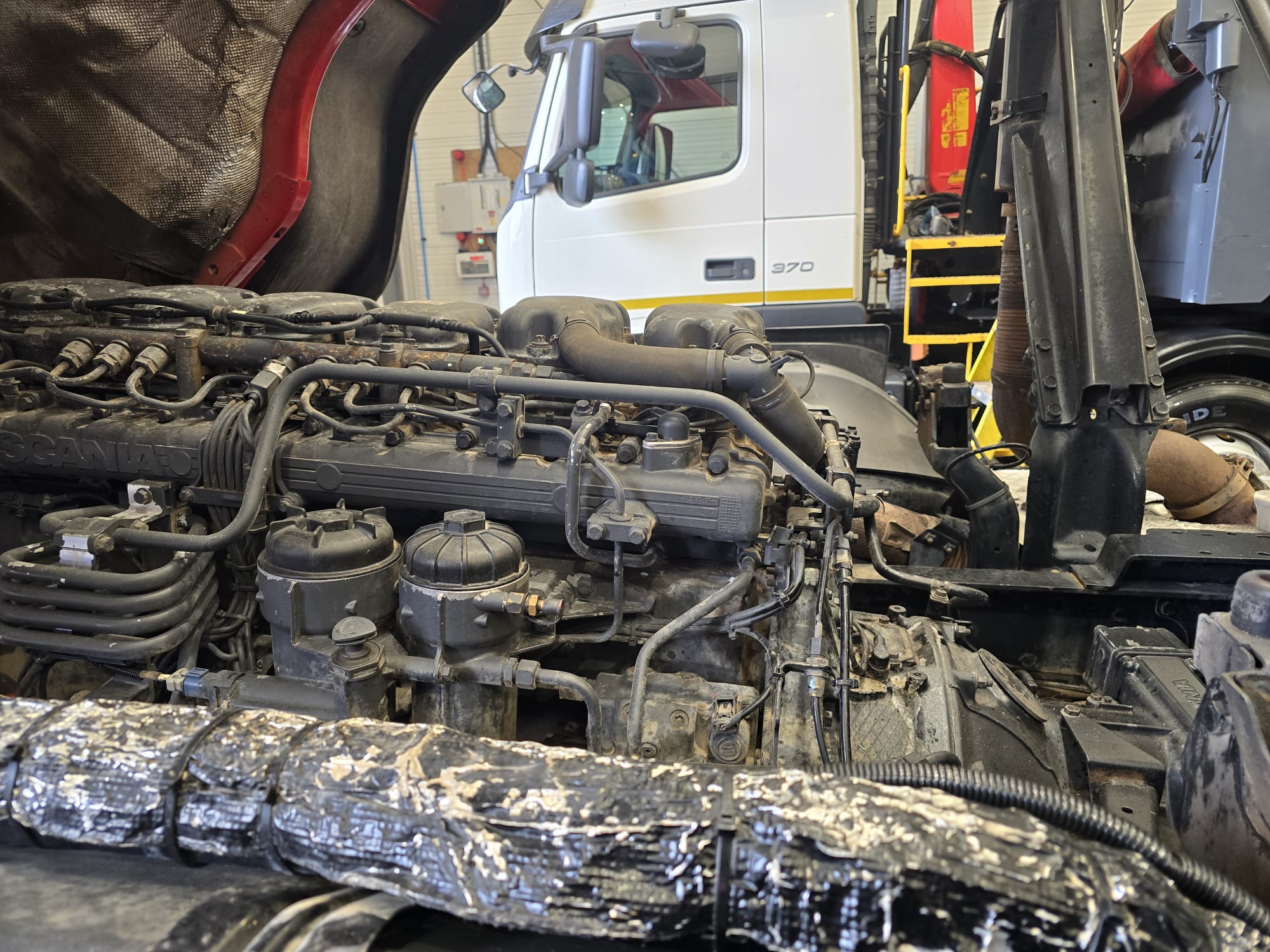 Scania P410 8×4 Day Cab Hookloader Manual