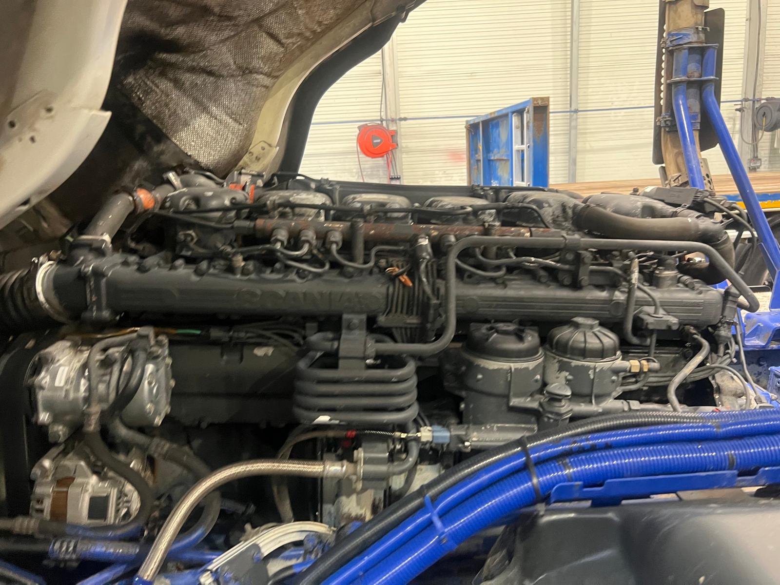 Scania P360 8×4 Day Cab Hookloader Manual