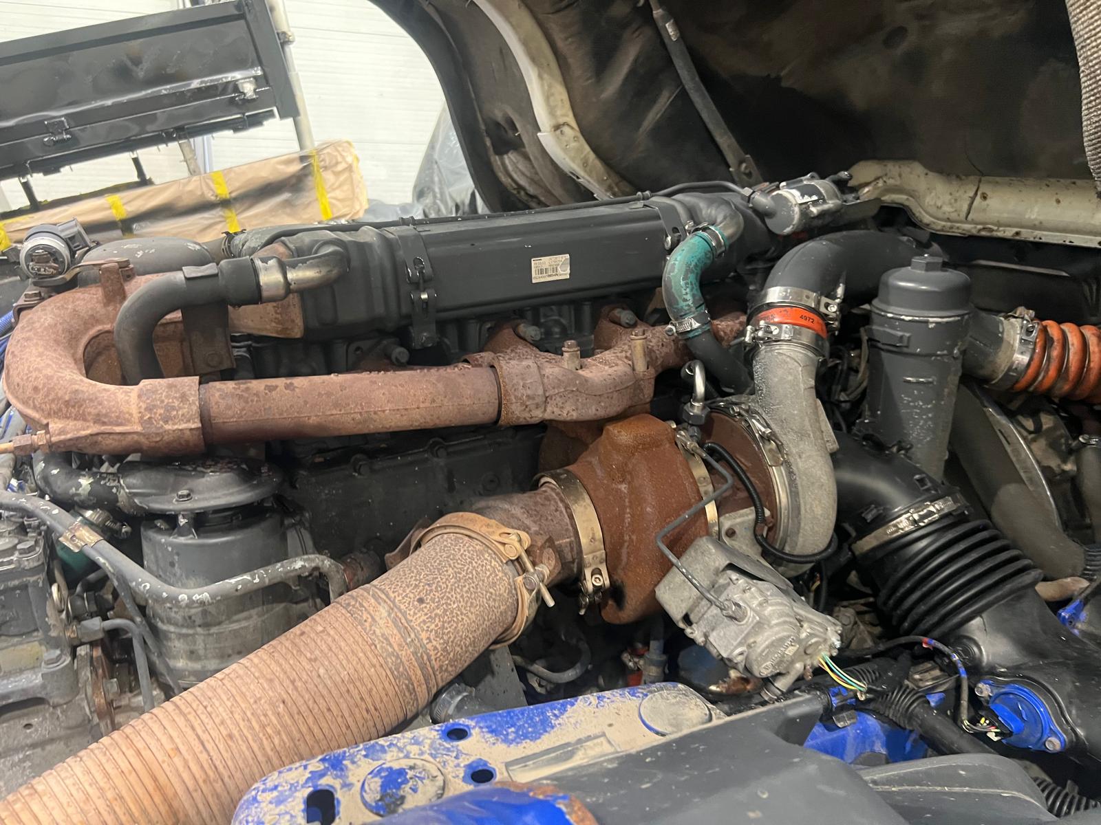 Scania P360 8×4 Day Cab Hookloader Manual