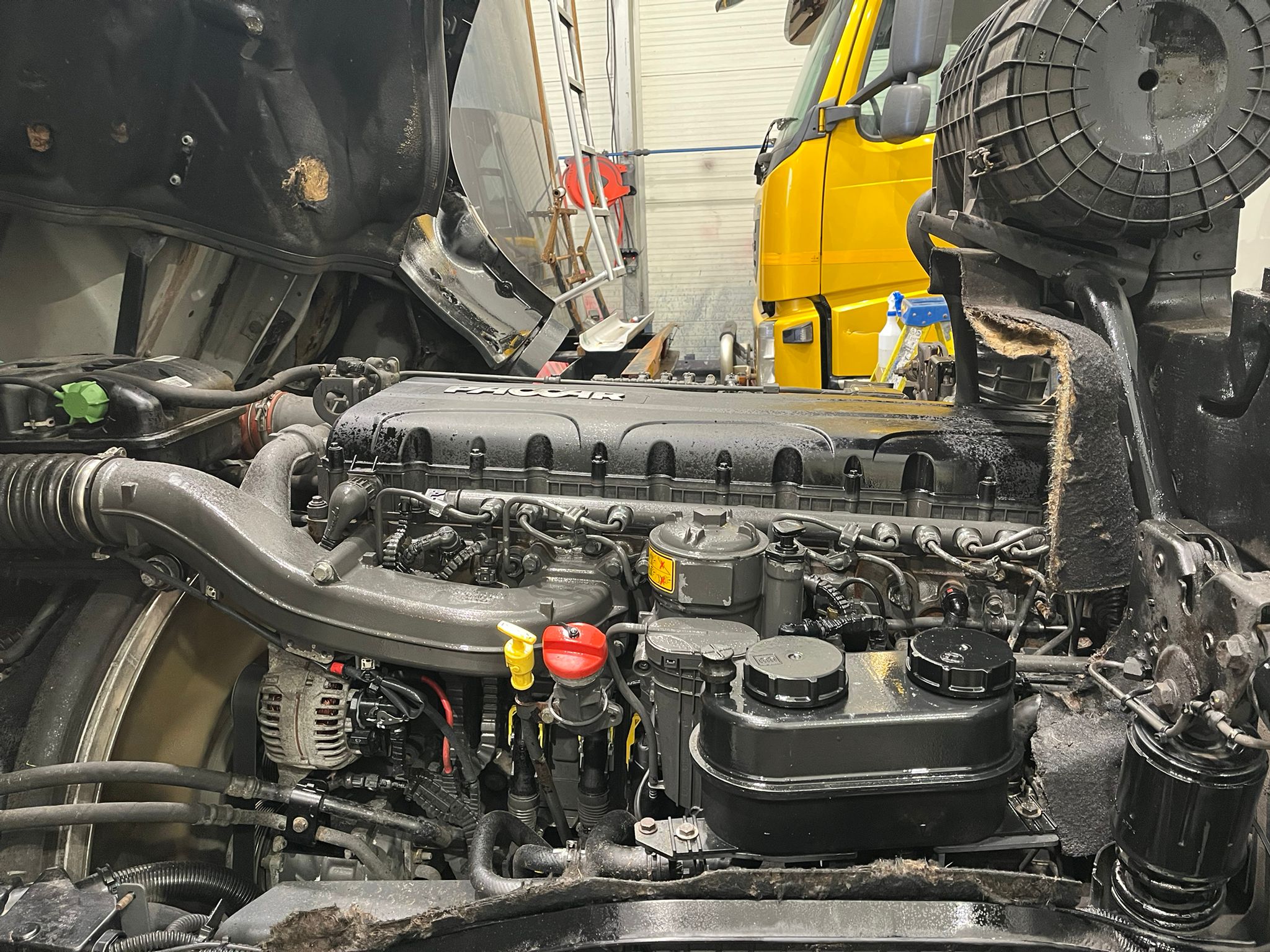DAF CF 330 Rear Lift Day Cab Fridge Box