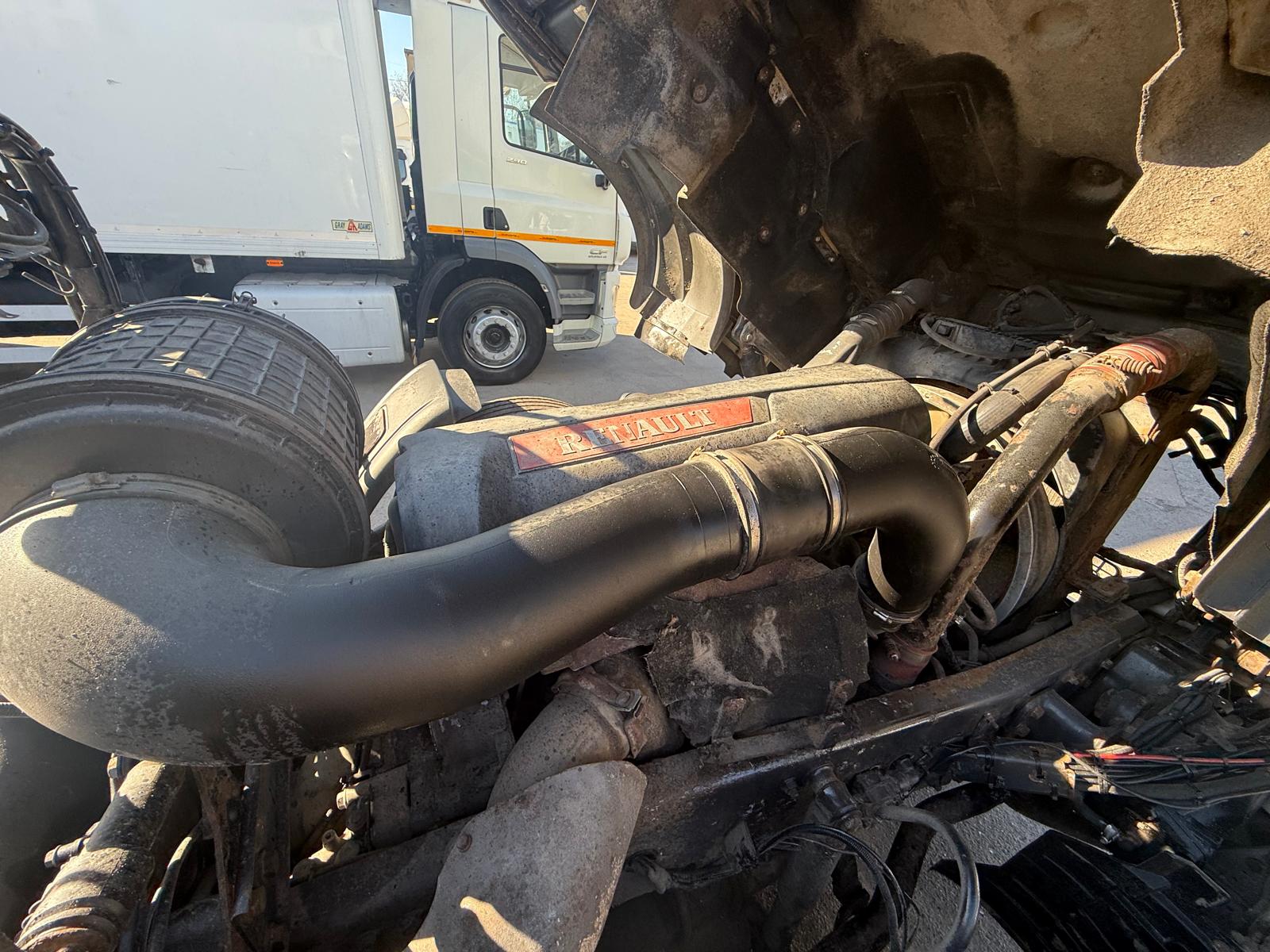 Renault Premium 460 6×2 Midlift Tractor Unit