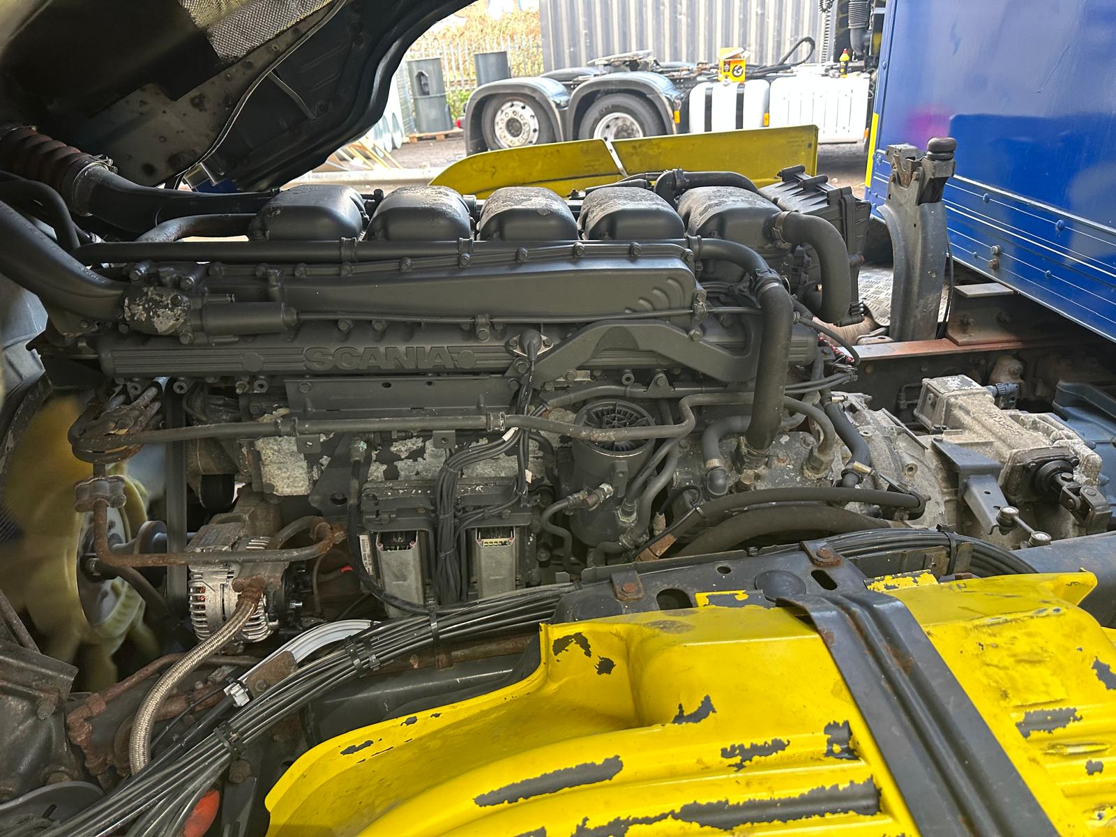 Scania R270 4×2 Sleeper Cab Box Van Manual