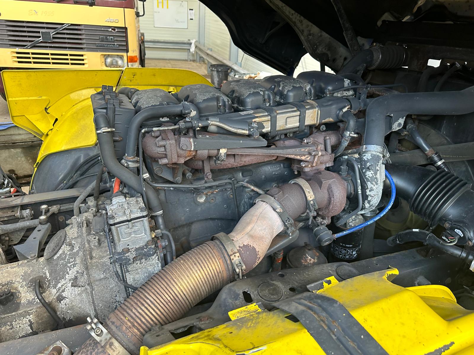 Scania R270 4×2 Sleeper Cab Box Van Manual