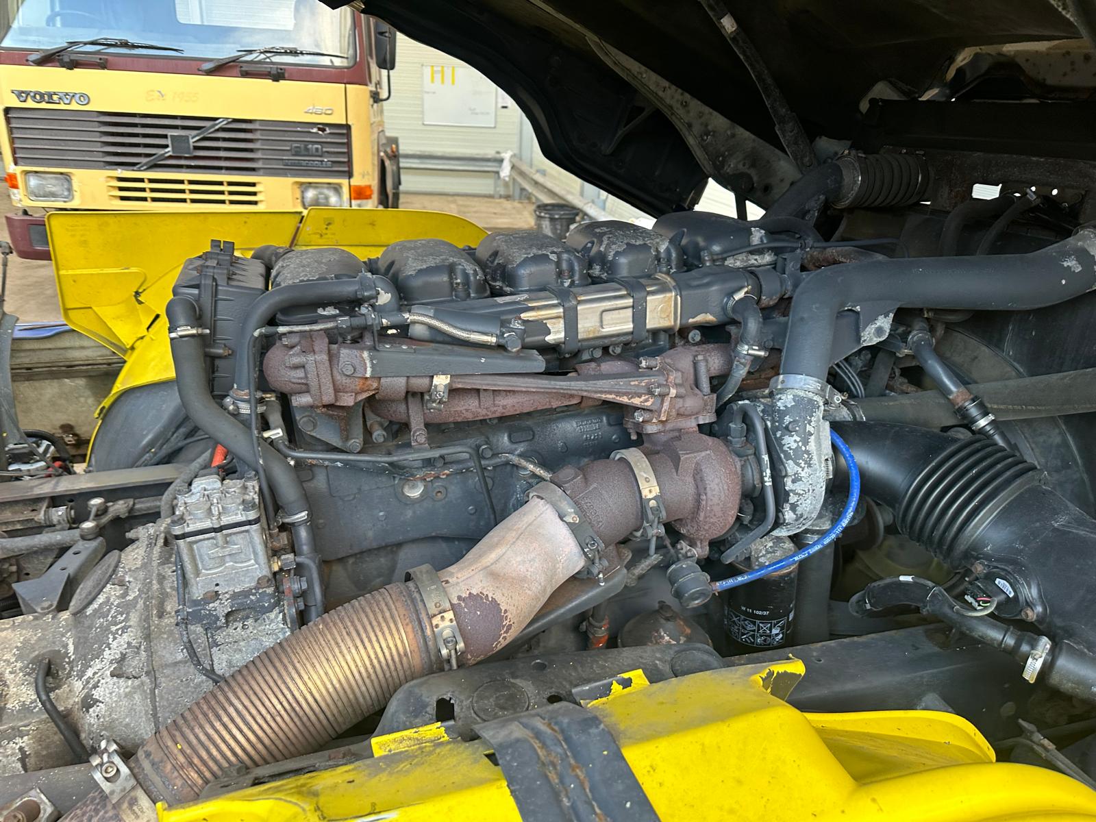 Scania R270 4×2 Sleeper Cab Box Van Manual