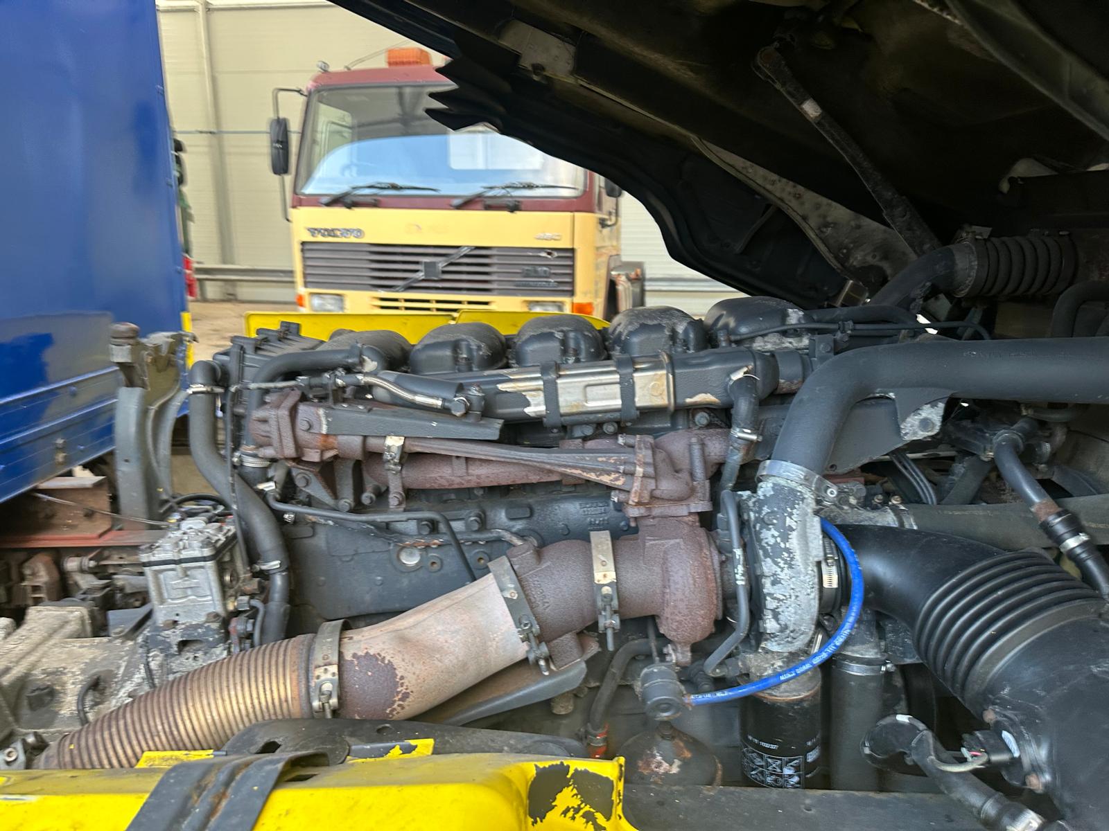 Scania R270 4×2 Sleeper Cab Box Van Manual