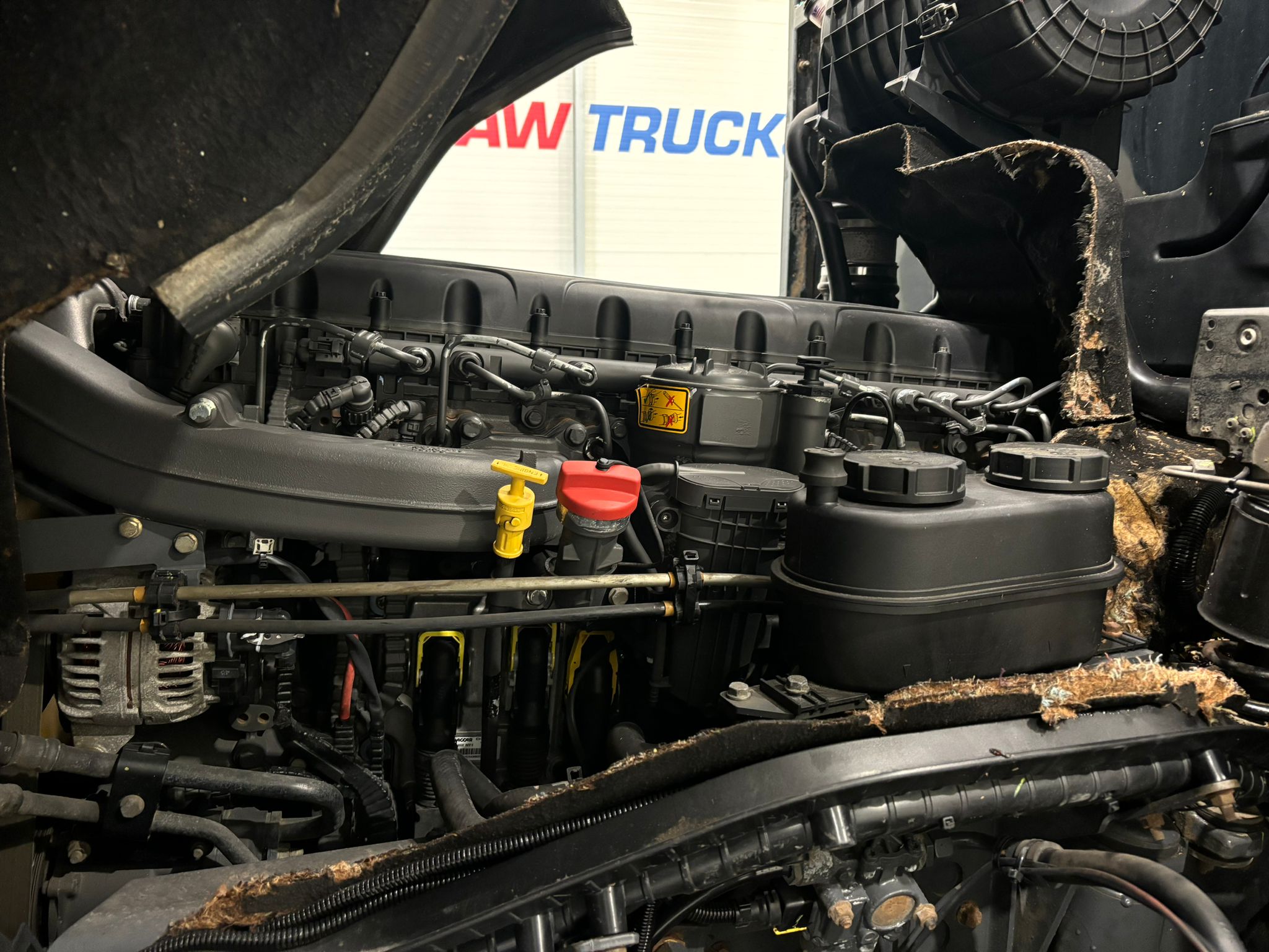 DAF CF 370 6×2 Rear Lift Dropside Brick Grab Manual