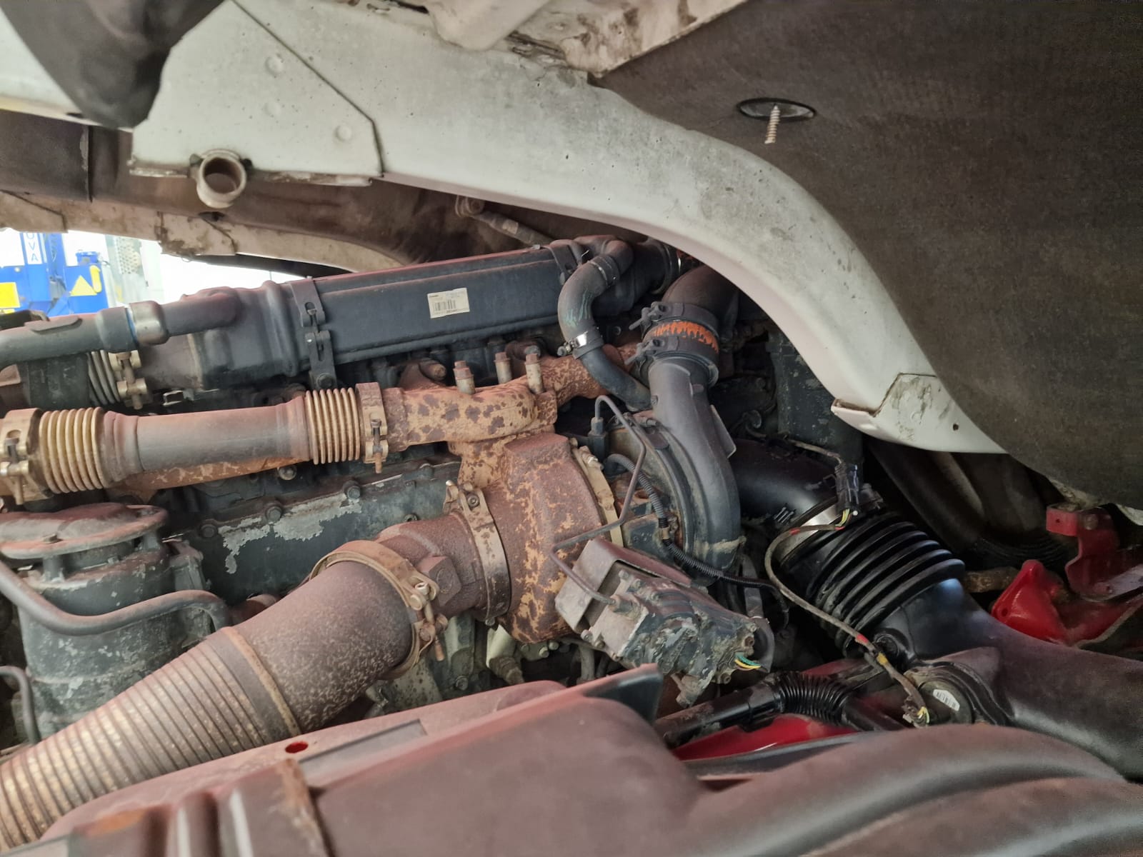 Scania P370 8×4 Rest Cab Hookloader Manual